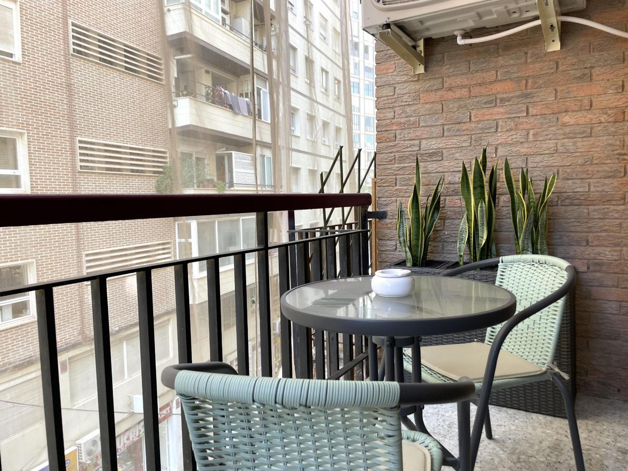 Cozy San Cristobal Apartment In Heart Of Alicante Exterior photo
